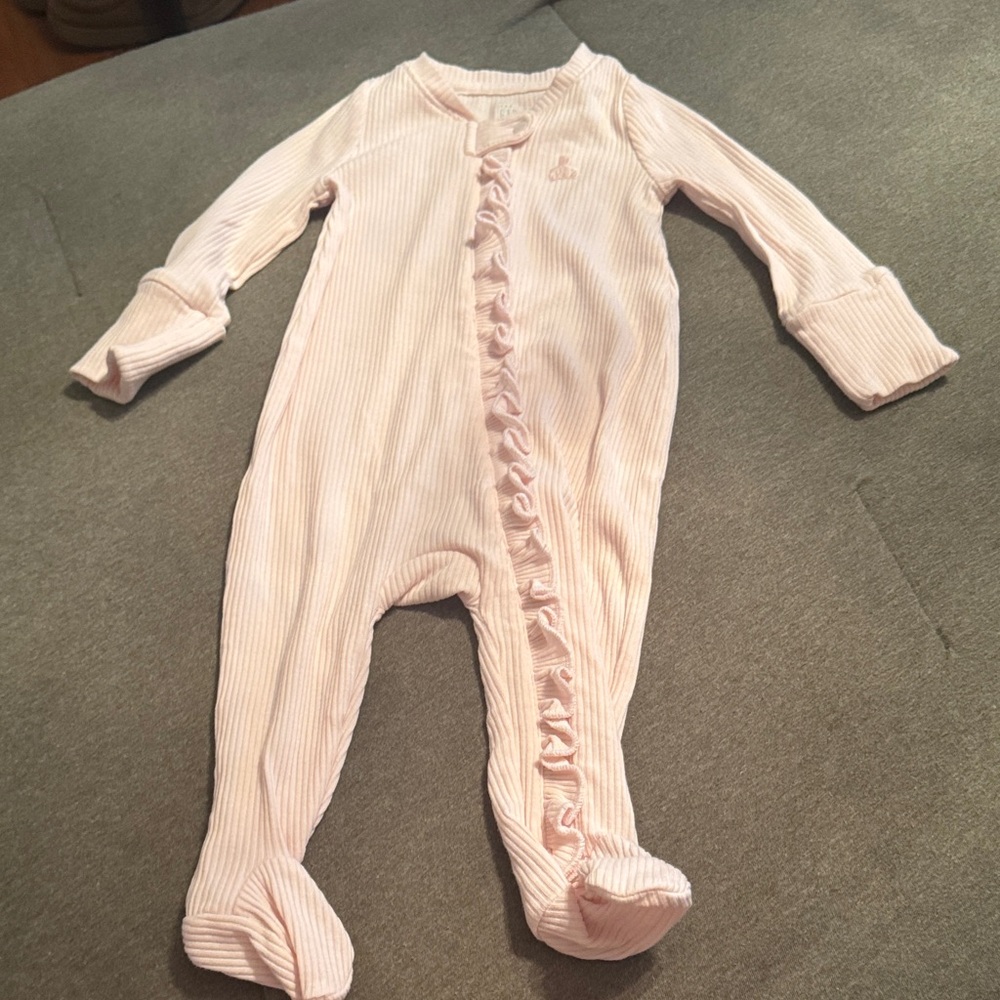Baby gap light pink ruffled onesie size 0-3 month sweat